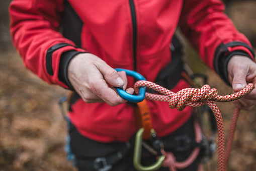 Climbing equipments have ropes and lock systems which can carry heavy kilos.