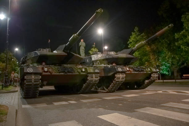 거리에 주차된 독일 탱크 leopard 2 - leopard 2 뉴스 사진 이미지