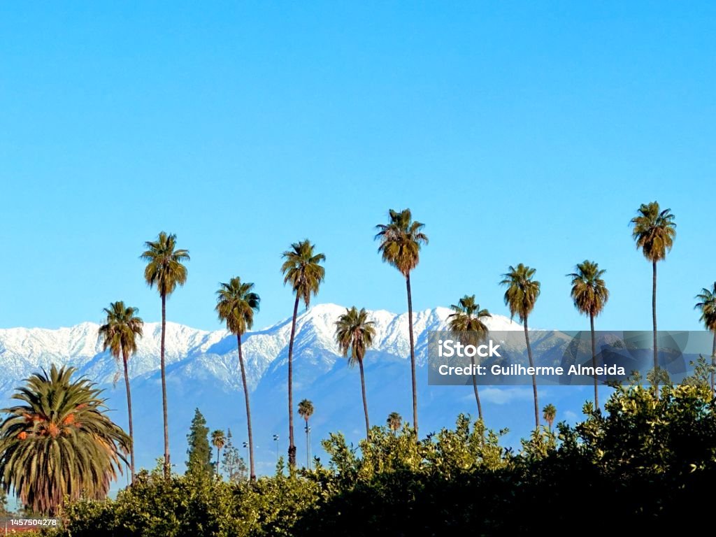 Mountains In Riverside Snow Capped Mountains Riverside Ca Stock Photo - Download Image Now ...