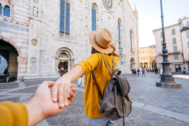 istock Follow-Me Concept In Front Of Duomo Di Como 1457715876