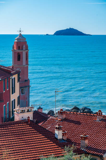 torre do sino em tellaro - italy bell tower built structure building exterior - fotografias e filmes do acervo