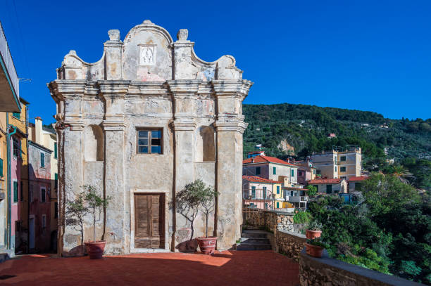 istock Little Church in Tellaro 1457767954