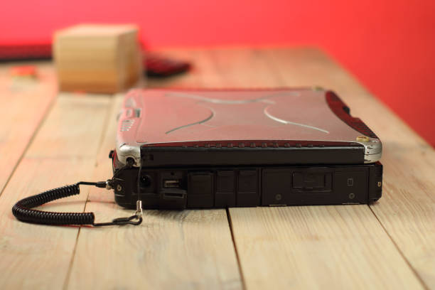 istock side of an old laptop 1457812809
