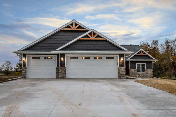 istock One story home with three car garage 1457825733