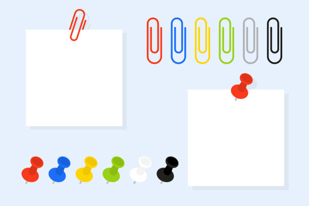 illustrazioni stock, clip art, cartoni animati e icone di tendenza di graffette. spingere i perni. spille colorate e graffette con carta bianca. modello per memo. illustrazione vettoriale - graffette