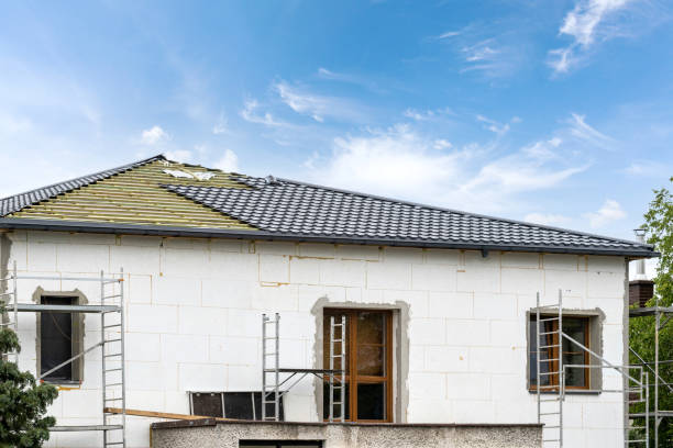 construction of house and roof with metal tile - roof tile architectural detail architecture and buildings built structure imagens e fotografias de stock