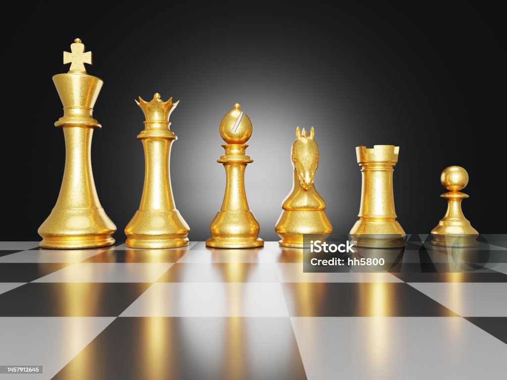 Foto Um tabuleiro de xadrez com peças de ouro sobre ele – Imagem
