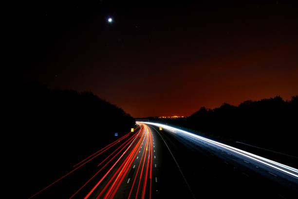 ロードライトトレイル - road reflector ストックフォトと画像