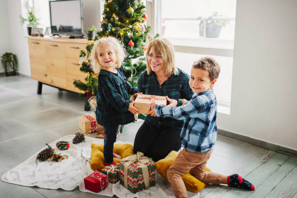 ¡navidad significa tiempo en familia! - 2 3 months beginnings new life caucasian fotografías e imágenes de stock