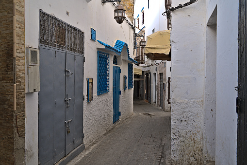 A random road in the city of Tanger in which you can easily get lost.