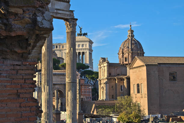 widok z forum romanum na altare della patria - vittorio emanuele monument zdjęcia i obrazy z banku zdjęć