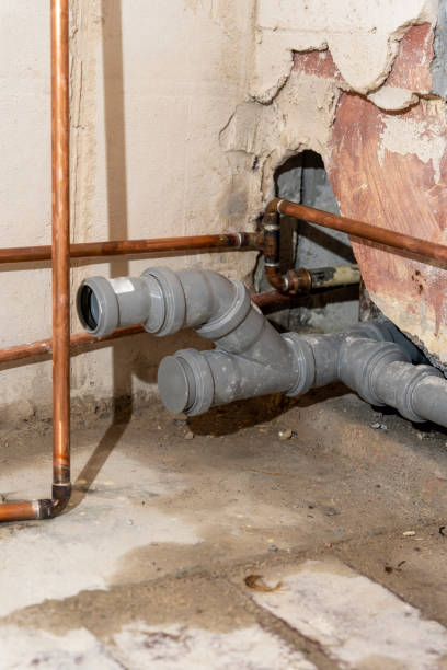 istock Wiring of plastic sewer pipes. Home renovation 1458037202