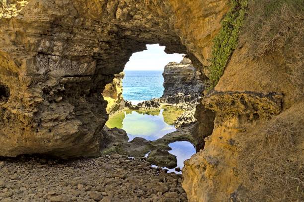 istock The Grotto at the Great Ocean Road 1458058400