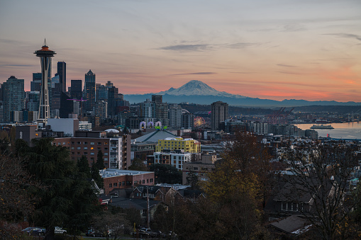 Seattle, USA - Nov 11th, 2022: Beautiful sunset over the Seattle with Mount Rainier.