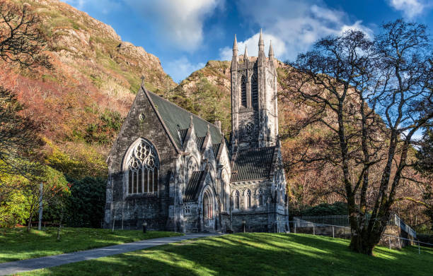 Kylemore’s Neo-Gothic Church in Connemara, Lemnaheltia, Co. Galway, Ireland Kylemore’s Neo-Gothic Church in Connemara, Lemnaheltia, Co. Galway, Ireland connemara national park stock pictures, royalty-free photos & images