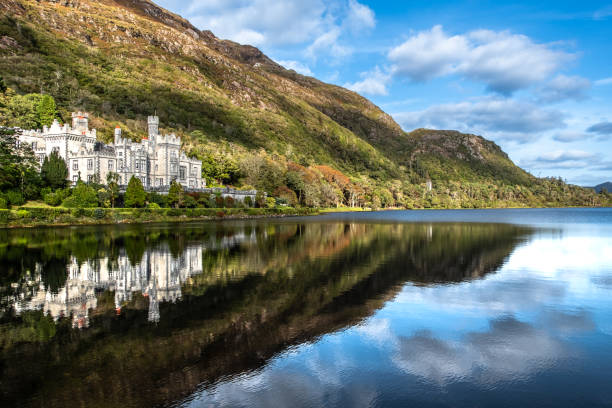 Kylemore Abbey in Connemara, Pollacappul, Co. Galway, Ireland Kylemore Abbey in Connemara, Pollacappul, Co. Galway, Ireland connemara national park stock pictures, royalty-free photos & images