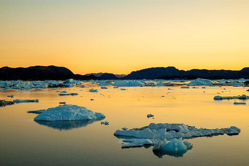 Abenddämmerung im Eisfjord bei Paamiut im südwesten der Insel von Grönland, Grönland,