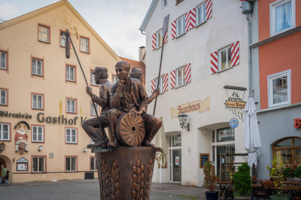 パンの泉 (brotbrunnen) - フュッセン, バイエルン, ドイツ - allgau city bavaria altstadt ストックフォトと画像
