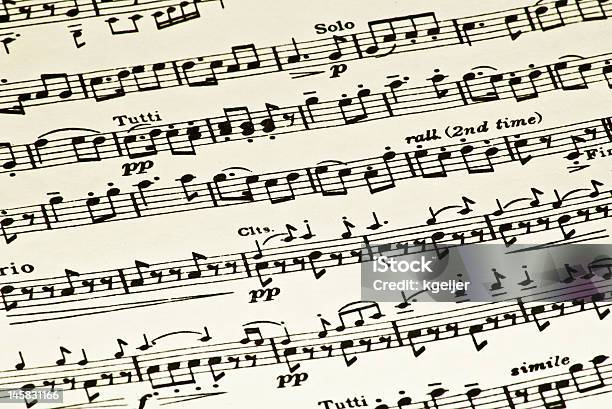 Spartiti Musicali - Fotografie stock e altre immagini di Bianco - Bianco, Cantare, Chiave di violino