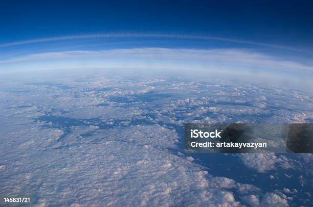 A Tierra Foto de stock y más banco de imágenes de Avión - Avión, Azul, Cielo