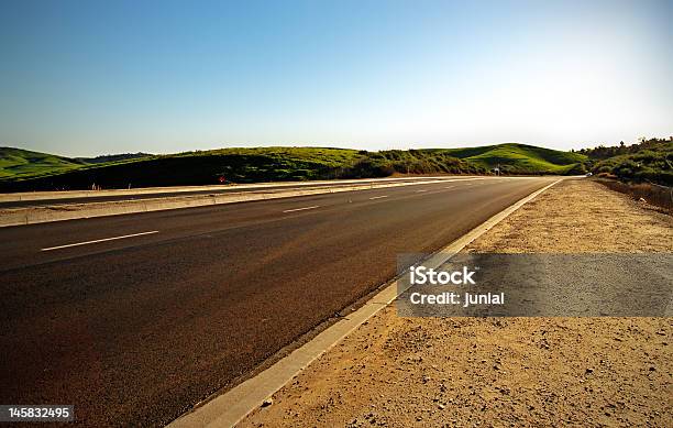 Aprire Strada - Fotografie stock e altre immagini di Abbandonato - Abbandonato, Ambientazione esterna, Aperto