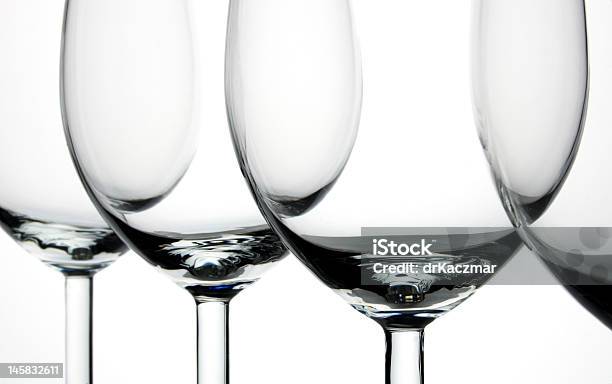 Wineglasses - からっぽのストックフォトや画像を多数ご用意 - からっぽ, まぶしい, アルコール飲料