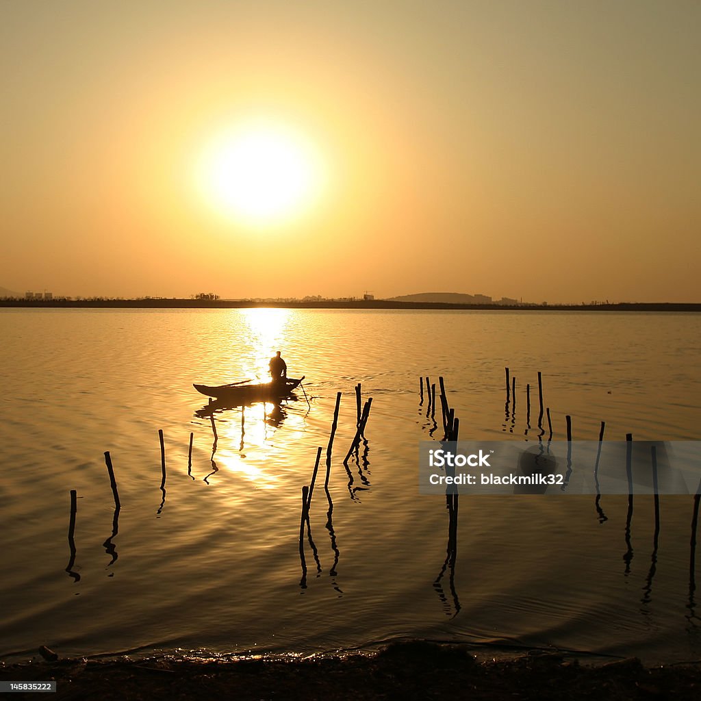 Coucher de soleil sur le lac - Photo de Carré - Composition libre de droits