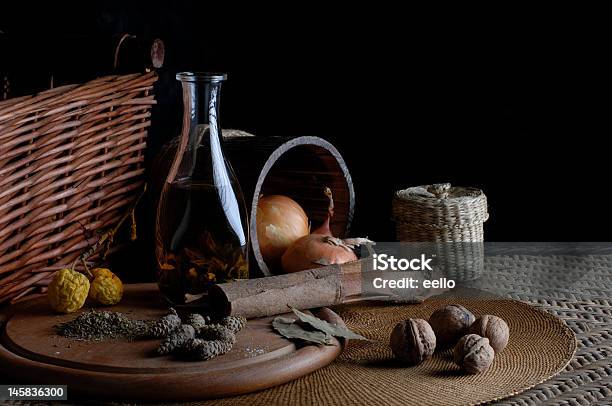 Foto de Ainda Life e mais fotos de stock de Amarelo - Amarelo, Cesto, Condimento - Tempero