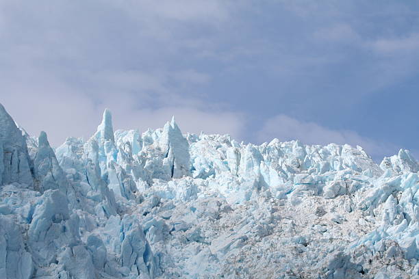 Alaska glacier vor blauem Himmel – Foto