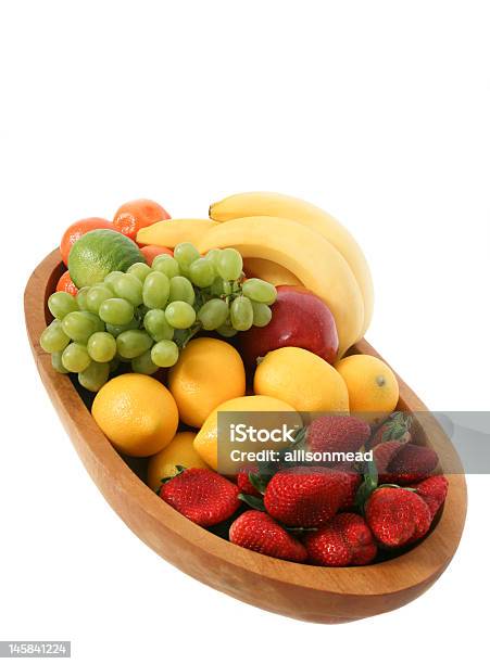 Cesto Di Frutta In Legno - Fotografie stock e altre immagini di Alimentazione sana - Alimentazione sana, Arancia, Cibo