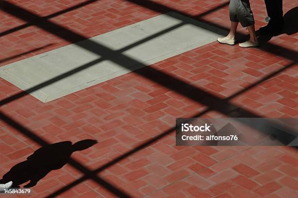 Foto de Sombras De Pessoas e mais fotos de stock de Adulto - Adulto, Andar, Azul