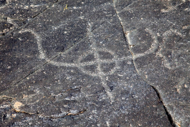 istock SOUTH AFRICAN PETROGLYPHS: DRIEKOPSEILAND 1458471548