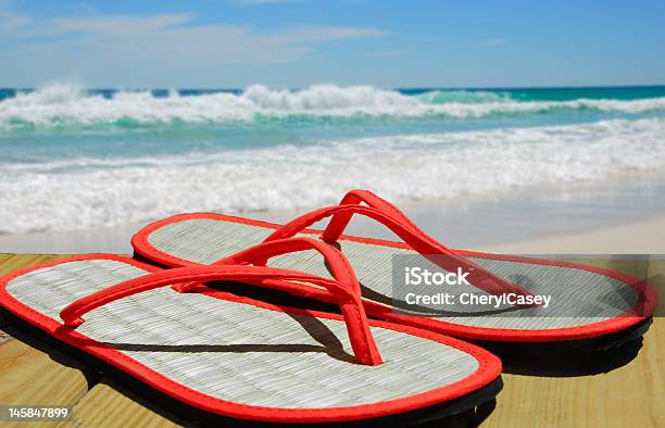 Strohsandaletten Am Strand Stockfoto und mehr Bilder von Holzsteg - Holzsteg, Pensacola, Accessoires