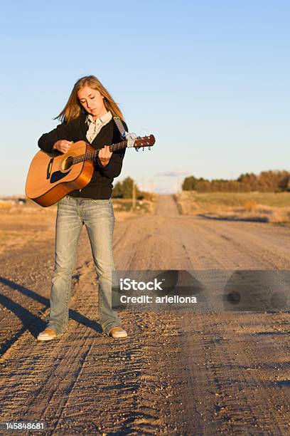 Country Girl Foto de stock y más banco de imágenes de 18-19 años - 18-19 años, 20-24 años, Actuación - Representación
