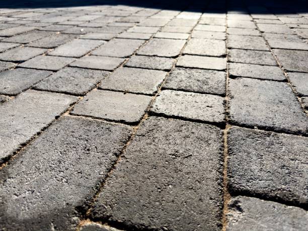 istock Block paved drive in charcoal grey colour paving 1458486947