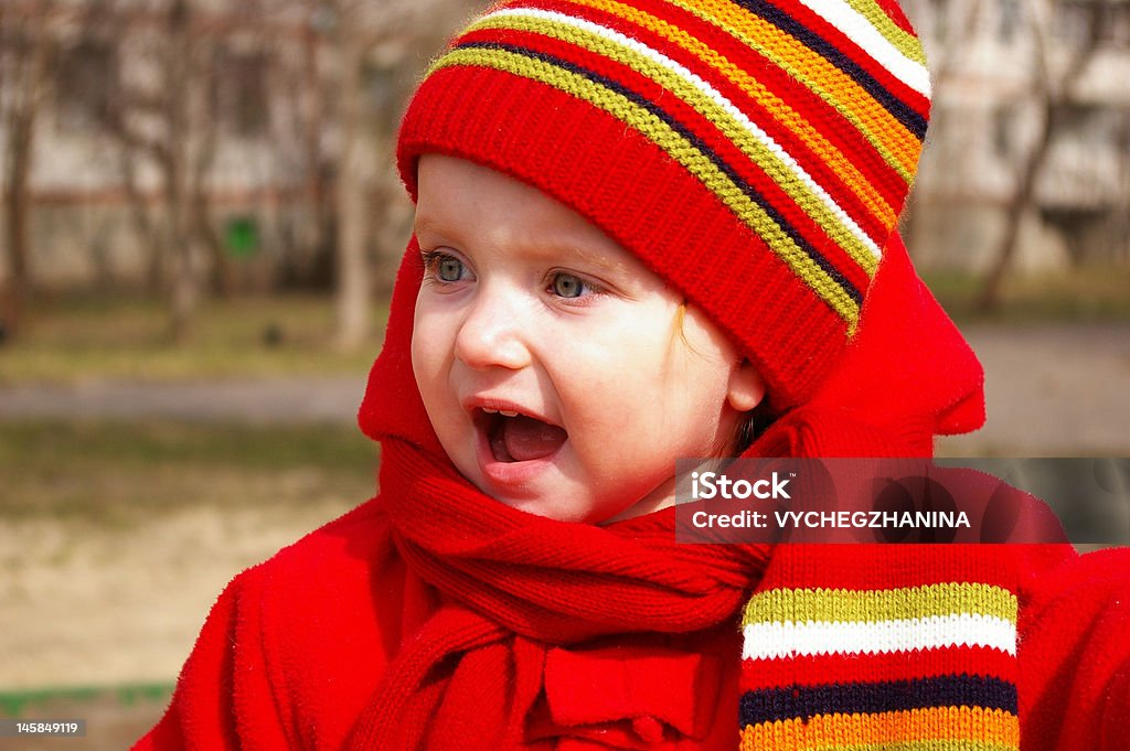 Маленькая Девушка кричит - Стоковые фото 12-17 месяцев роялти-фри