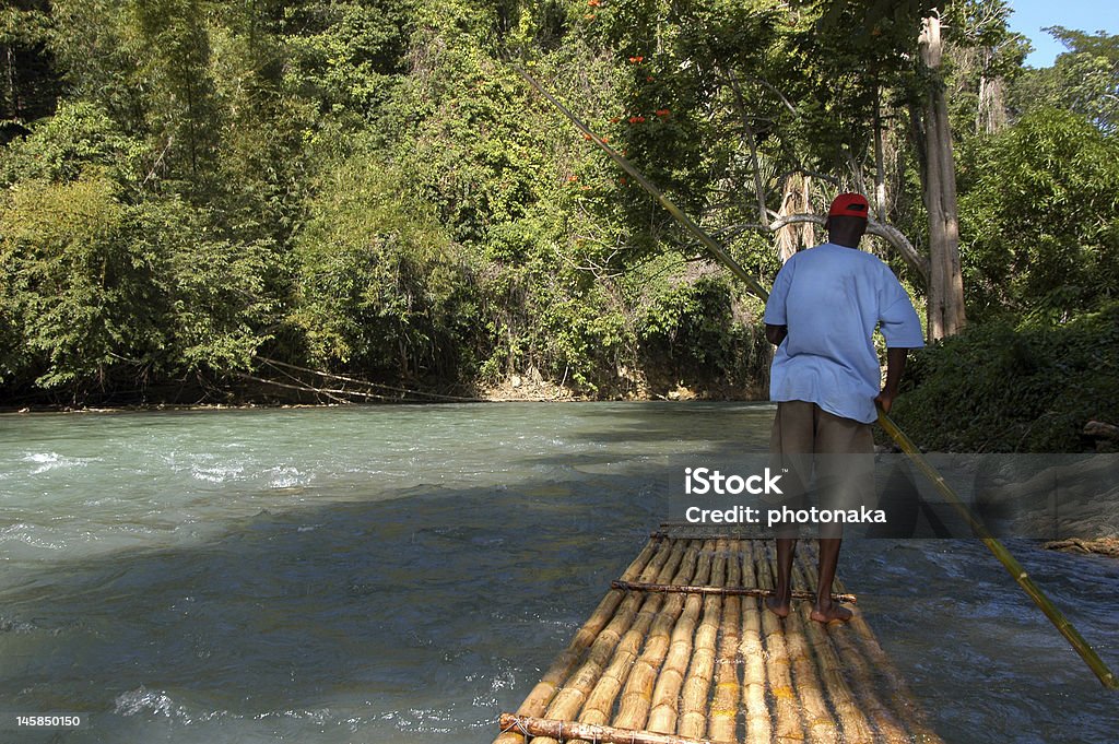 navigazione em zattera di bambu - Foto de stock de Jamaica royalty-free