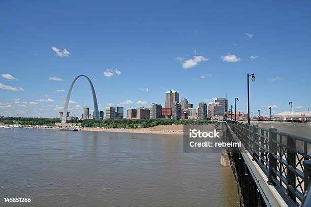 St Louis Stock Photo - Download Image Now - Gateway Arch - St. Louis, No People, Street