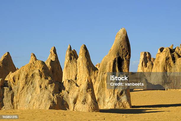 Pinnacles Desert In Westaustralien Stockfoto und mehr Bilder von Australien - Australien, Blau, Erodiert