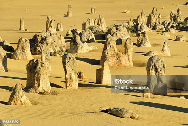 Pinnacles Desert In Westaustralien Stockfoto und mehr Bilder von Australien - Australien, Blau, Erodiert