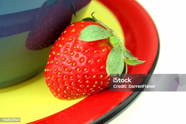 Color Rojo Brillante Foto de stock y más banco de imágenes de Aislado - Aislado, Alimento, Amarillo - Color