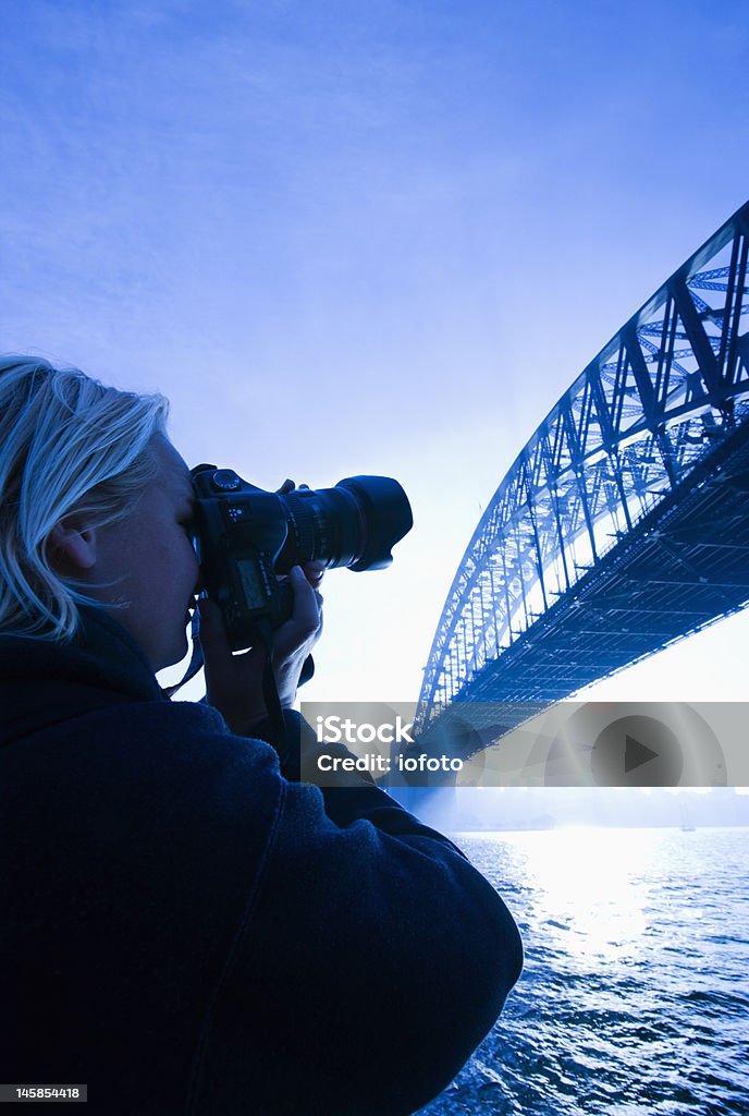 Männliche Teenager Fotografieren bridge. - Lizenzfrei Australien Stock-Foto