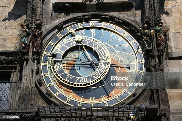 Photo libre de droit de Horloge Astronomique Prague En République Tchèque banque d'images et plus d'images libres de droit de Antique