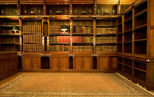 vacío sala de lectura - biblioteca fotografías e imágenes de stock