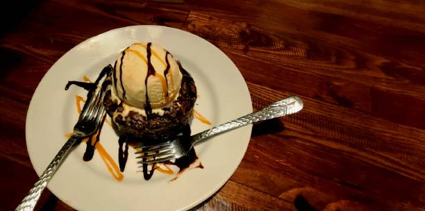 istock Molten Lava Cake with Chocolate Sauce 1458599927