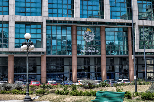 Lusaka, Zambia: headquarters of the Bank of Zambia, the central bank, issues the Zambian kwacha - the skywalks connect the BoZ to the next office building, Kenneth Kaunda House - Cairo Road, Central Business District