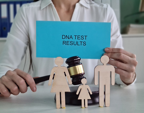 Court decision on custody of child by one of parents after divorce. Genetic analysis of relationship in court