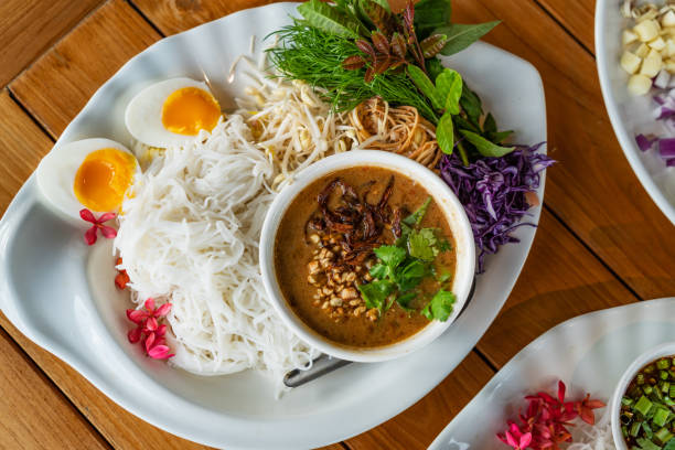 istock Thai vermicelli or rice noodles with peanut sauce curry 1458736186