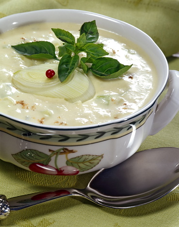 onion cream with basil and pink pepper