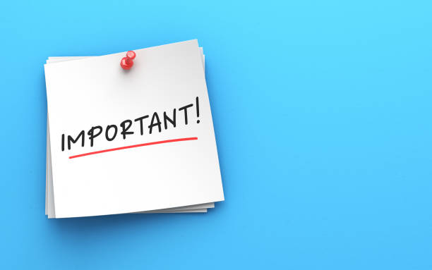 istock 3d rendering Important! handwriting sticky note and Red Push Pin On Blue Background 1458913081